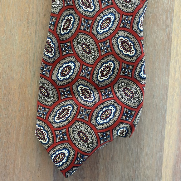 Men's Red Paisley Il David by Florence Silk Tie - Picture 2 of 6